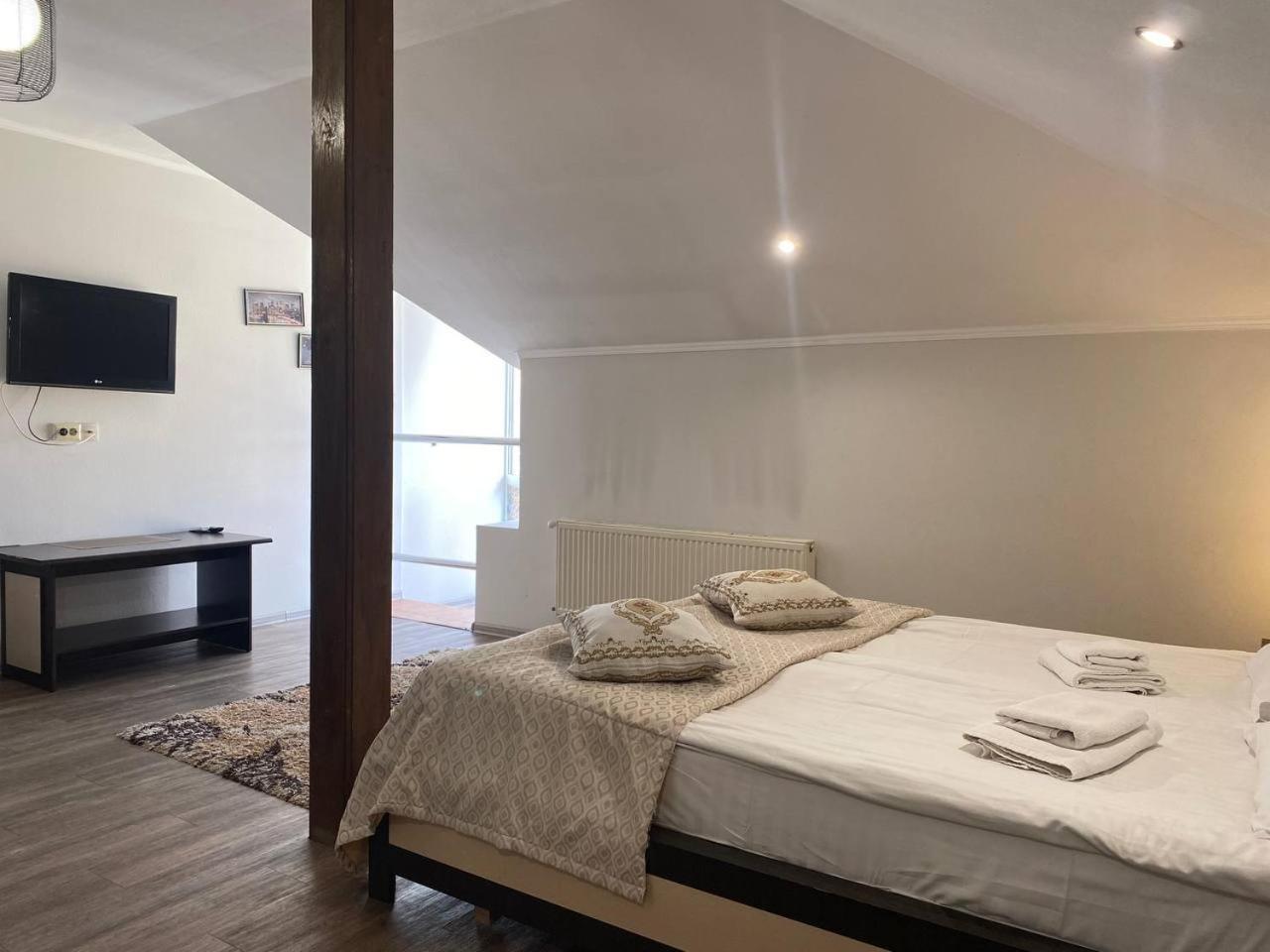 Hotel Europa Truskavets Ngoại thất bức ảnh