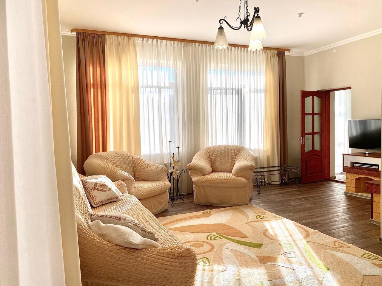 Hotel Europa Truskavets Ngoại thất bức ảnh
